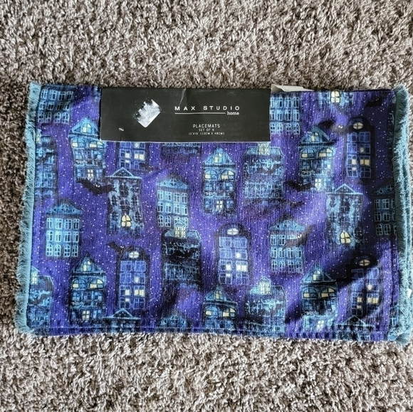 NWT Max Studio Halloween Print City Lights Placemat Set - Picture 1 of 4